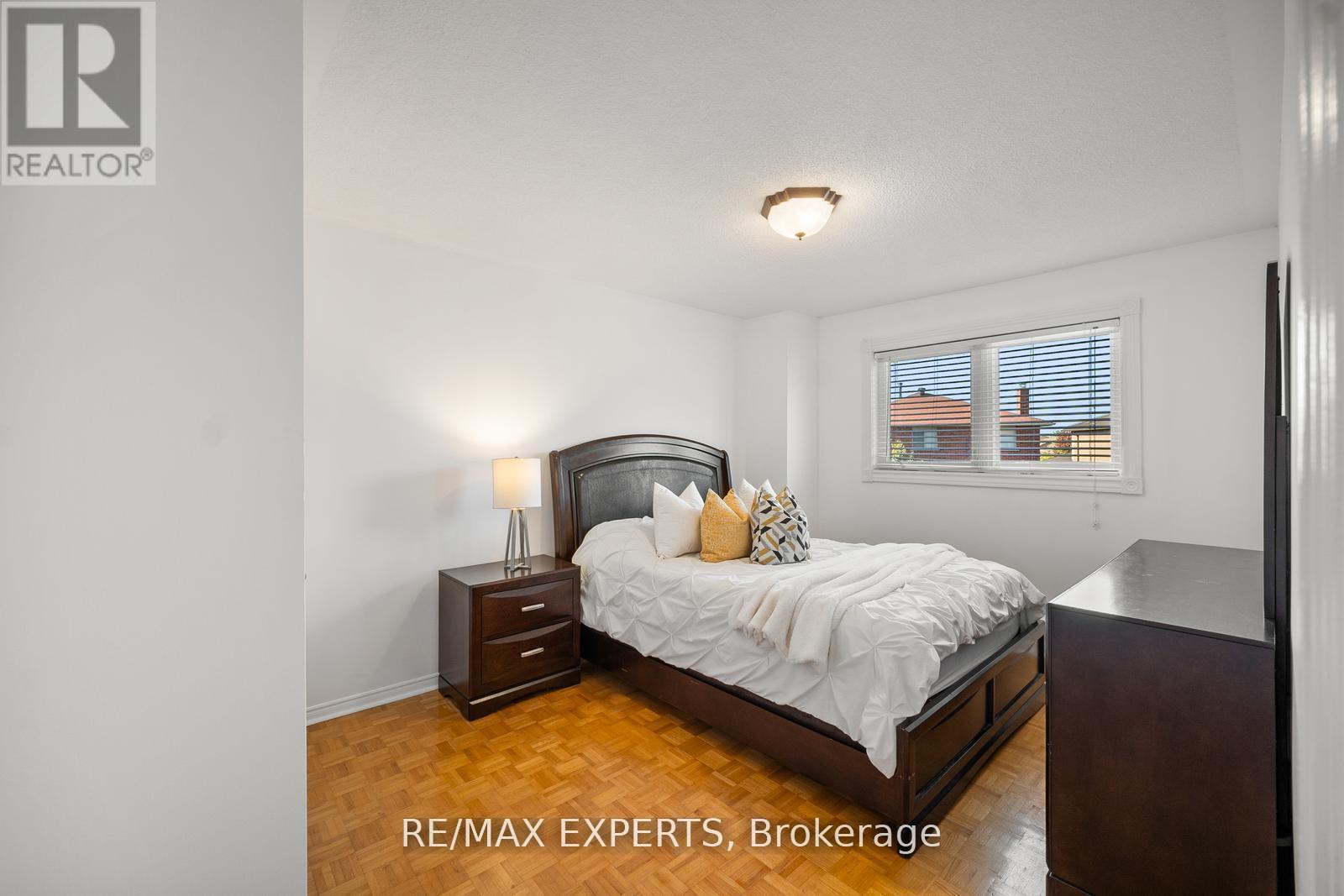 118 Chancellor Drive, Vaughan, Ontario  L4L 7N5 - Photo 23 - N12491004