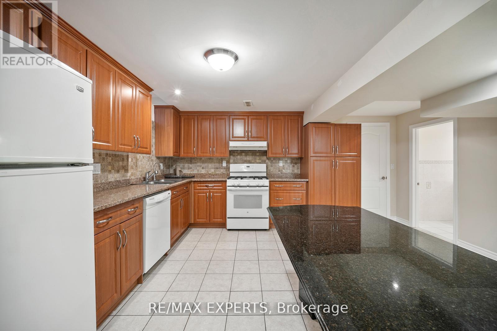 118 Chancellor Drive, Vaughan, Ontario  L4L 7N5 - Photo 32 - N12491004