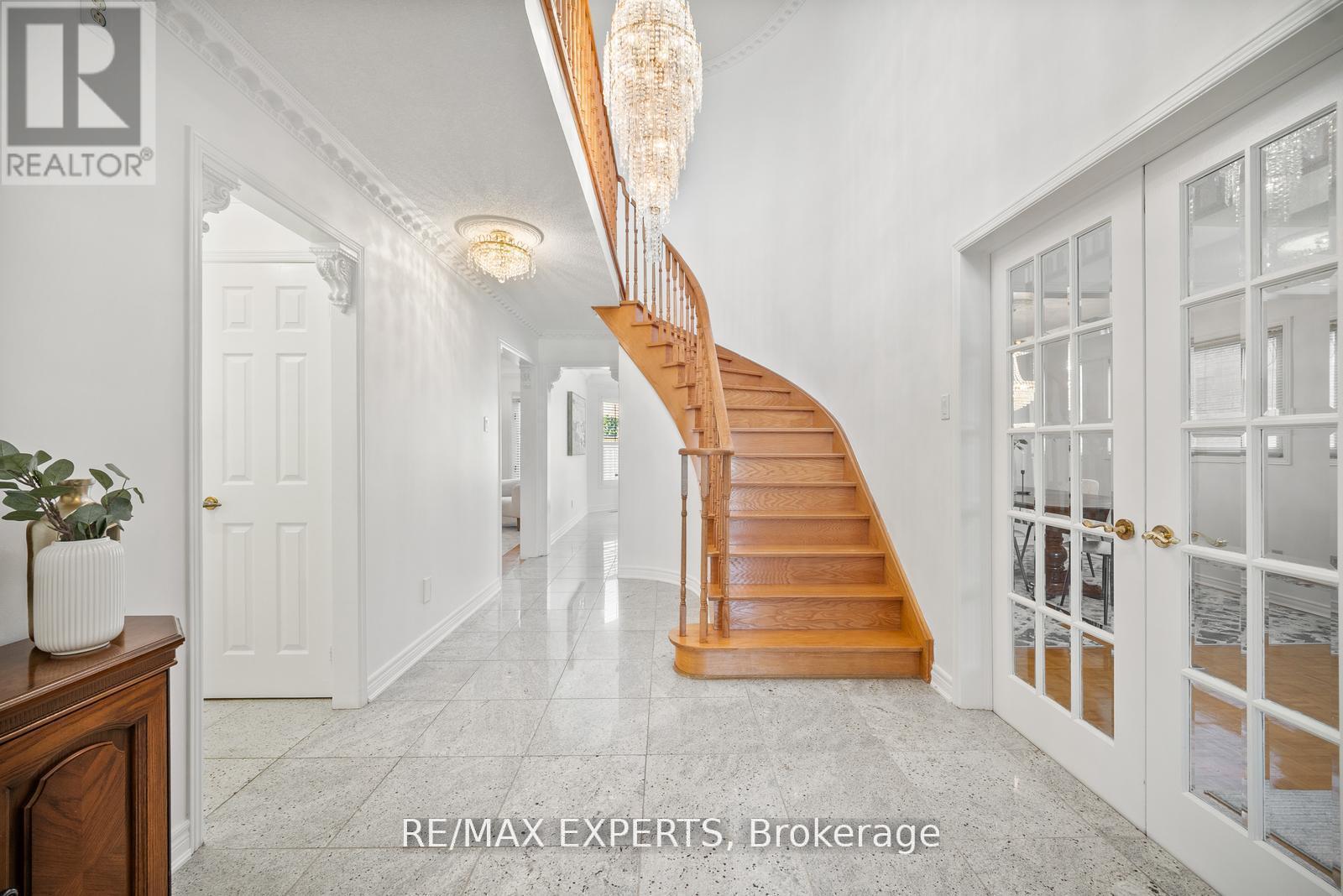 118 Chancellor Drive, Vaughan, Ontario  L4L 7N5 - Photo 7 - N12491004