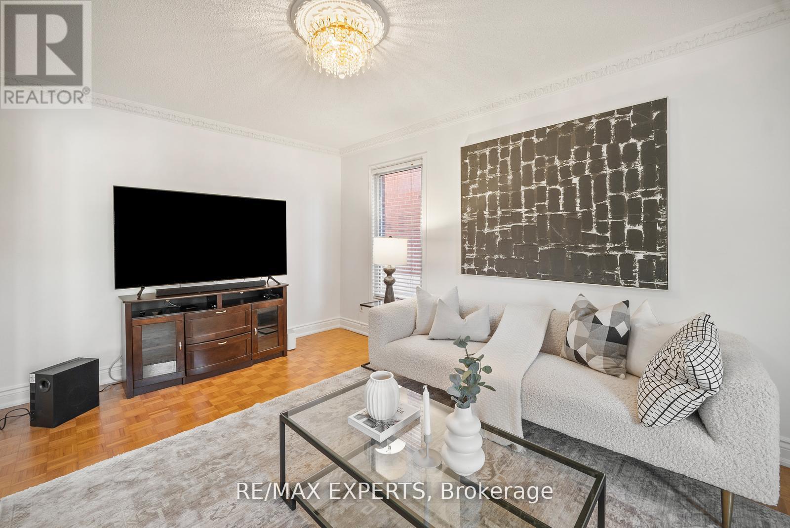 118 Chancellor Drive, Vaughan, Ontario  L4L 7N5 - Photo 9 - N12491004