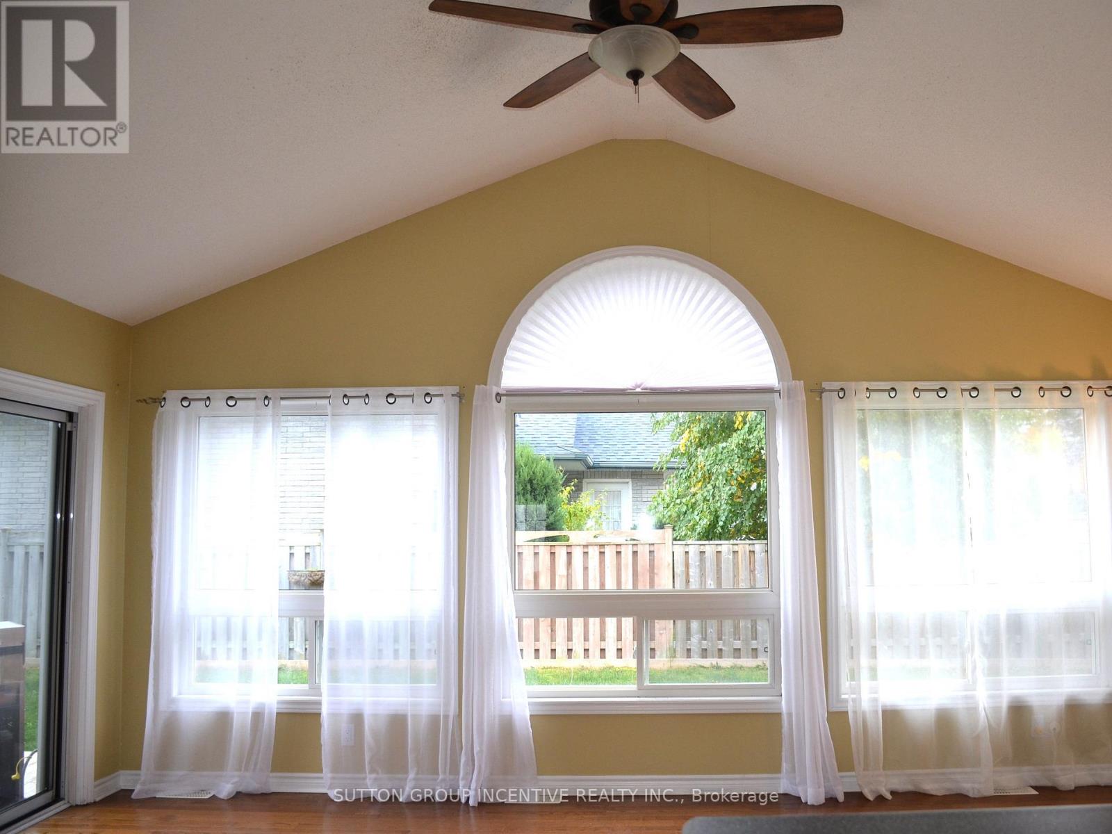 58 Bloxham Place, Barrie, Ontario  L4N 9K2 - Photo 6 - S12491008