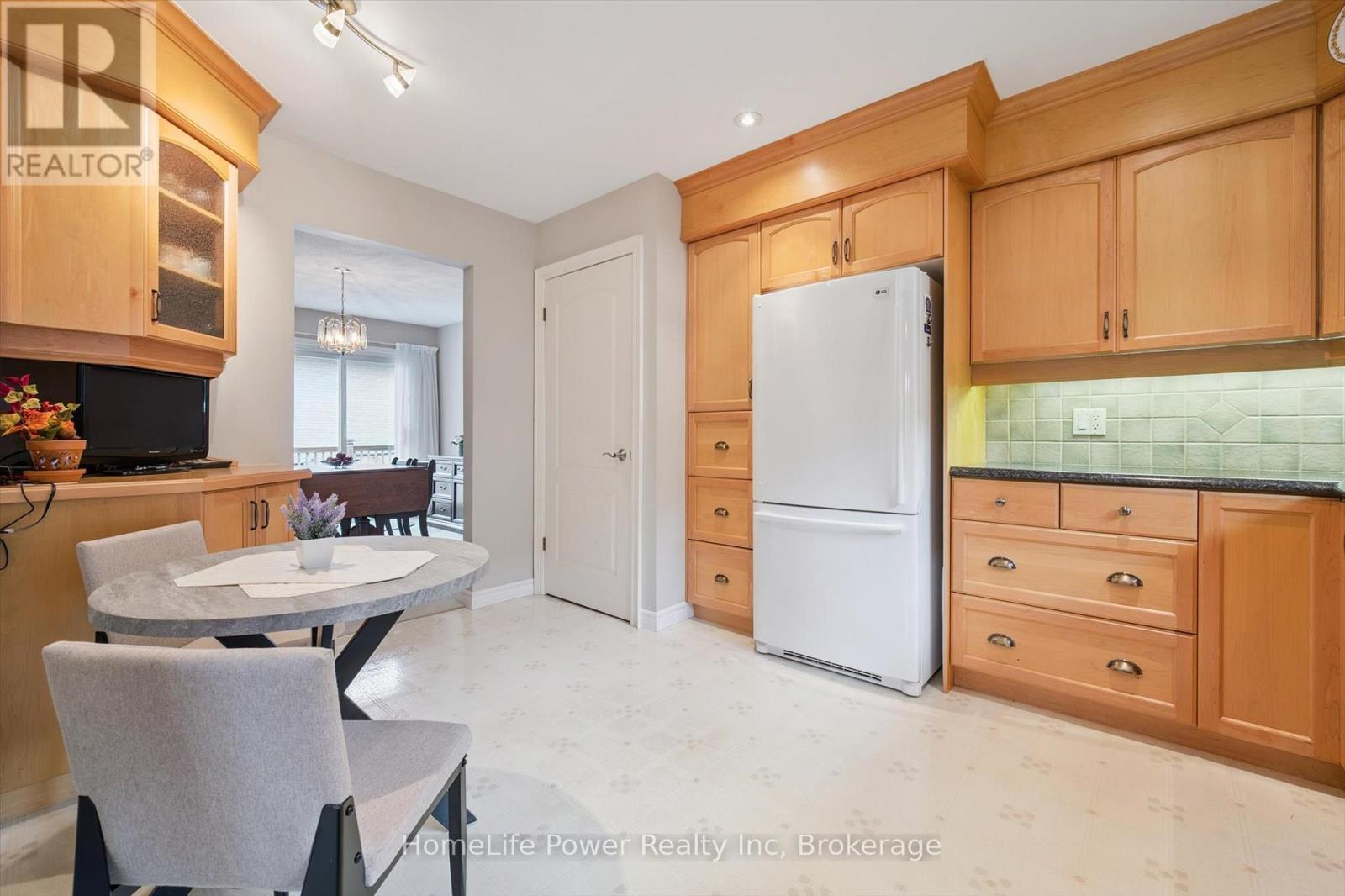 28 Matthew Drive, Guelph, Ontario  N1H 7L7 - Photo 20 - X12491354