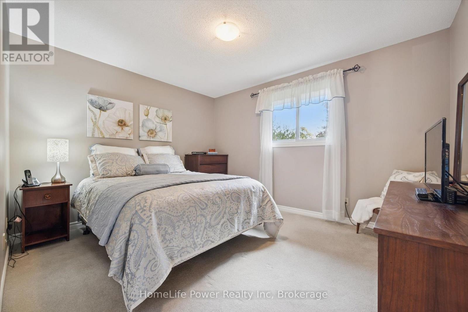 28 Matthew Drive, Guelph, Ontario  N1H 7L7 - Photo 22 - X12491354