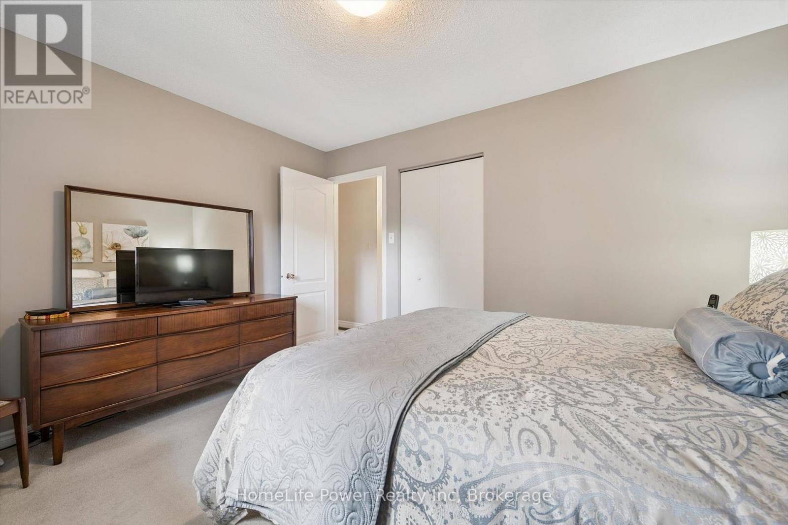 28 Matthew Drive, Guelph, Ontario  N1H 7L7 - Photo 23 - X12491354