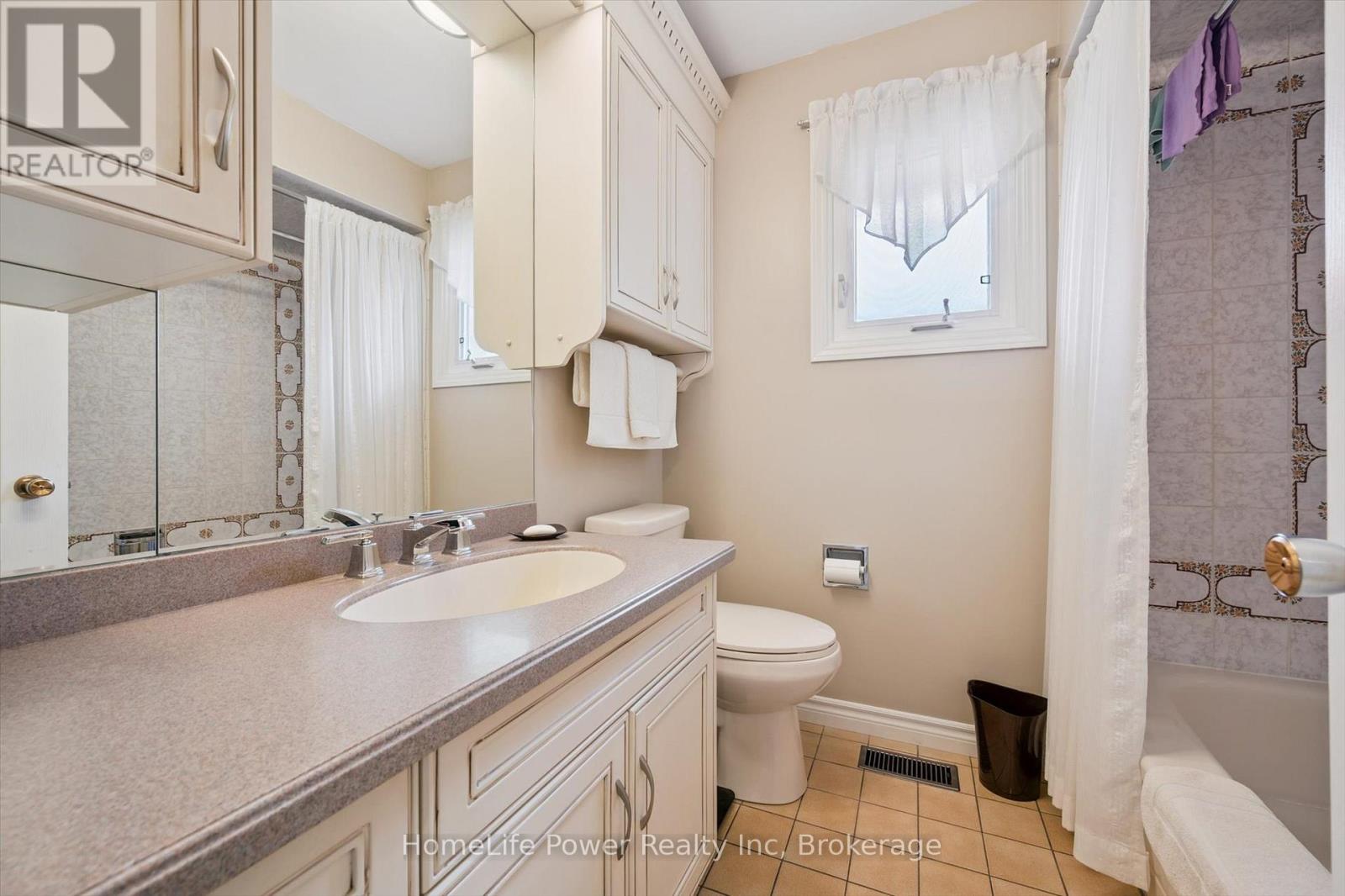 28 Matthew Drive, Guelph, Ontario  N1H 7L7 - Photo 28 - X12491354