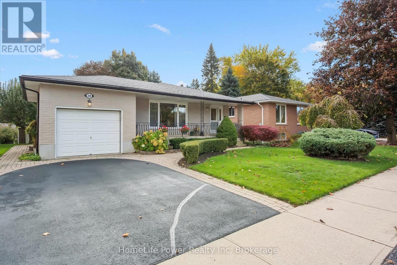 28 Matthew Drive, Guelph, Ontario  N1H 7L7 - Photo 5 - X12491354