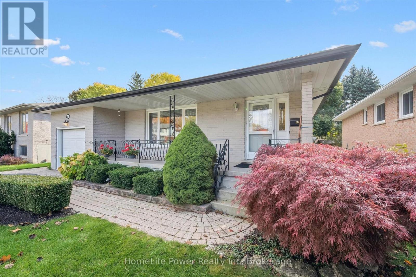 28 Matthew Drive, Guelph, Ontario  N1H 7L7 - Photo 6 - X12491354