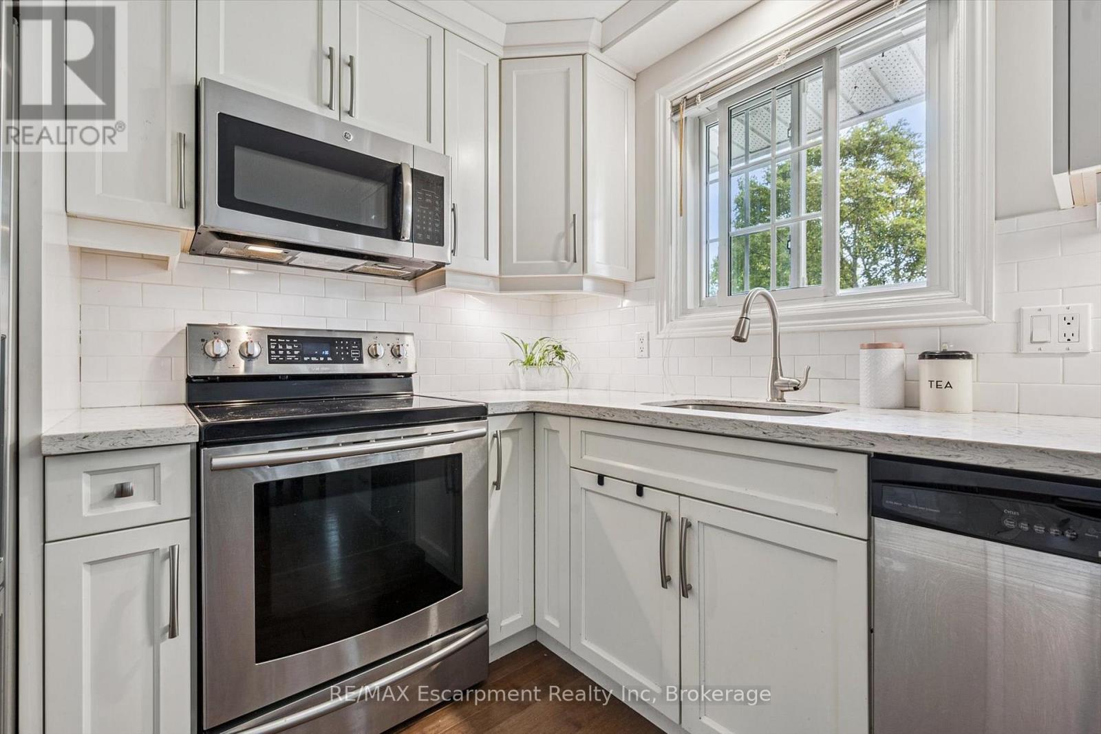 5 Picadilly Place, Guelph, Ontario  N1G 2P8 - Photo 19 - X12491366