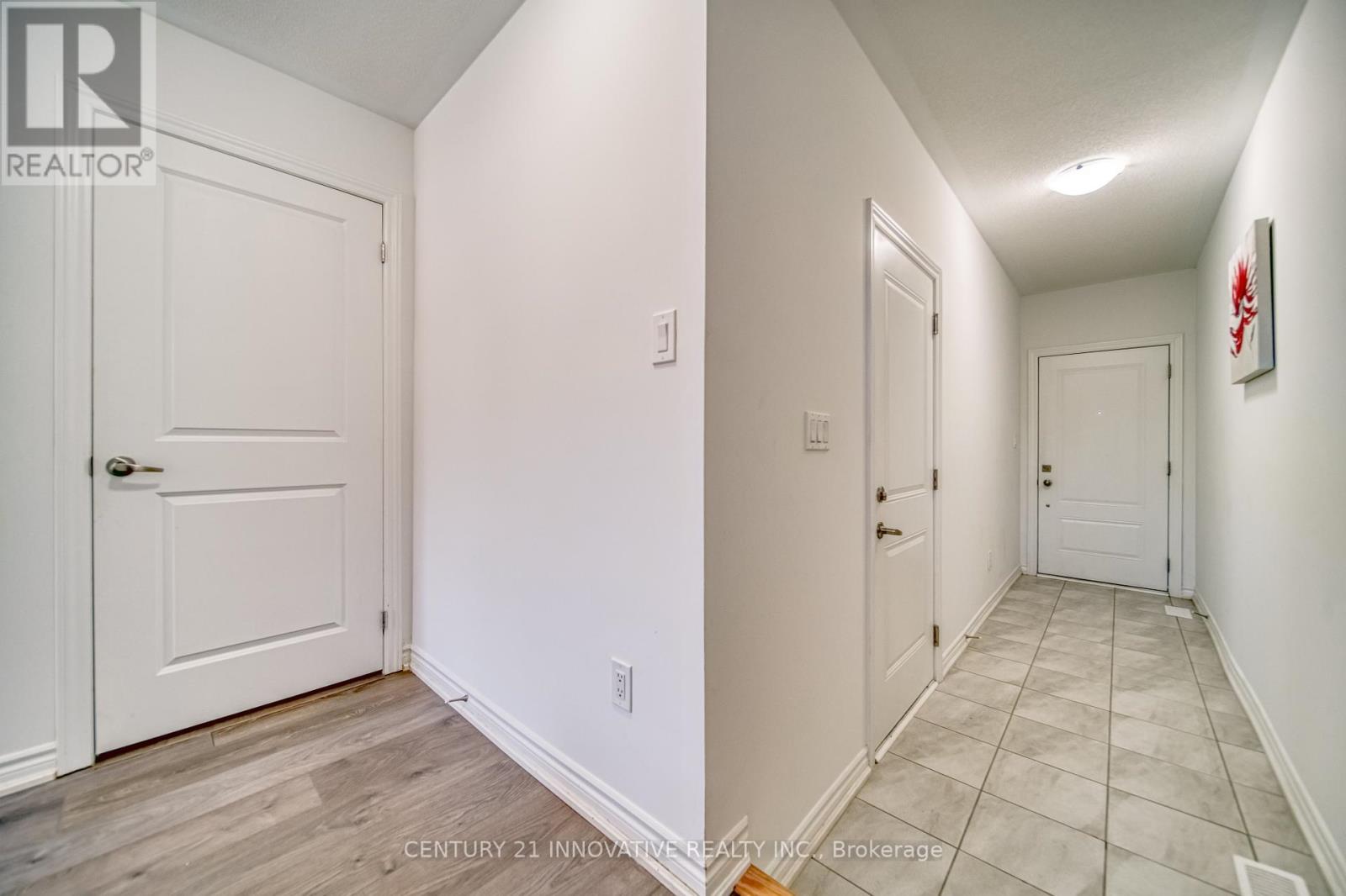 388 Okanagan Path, Oshawa (Donevan), Ontario  L1H 0B1 - Photo 4 - E12416914