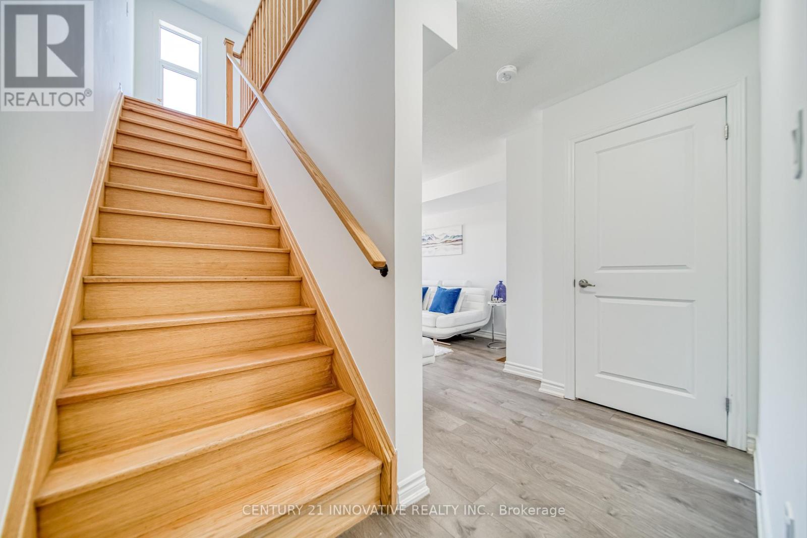 388 Okanagan Path, Oshawa (Donevan), Ontario  L1H 0B1 - Photo 8 - E12416914