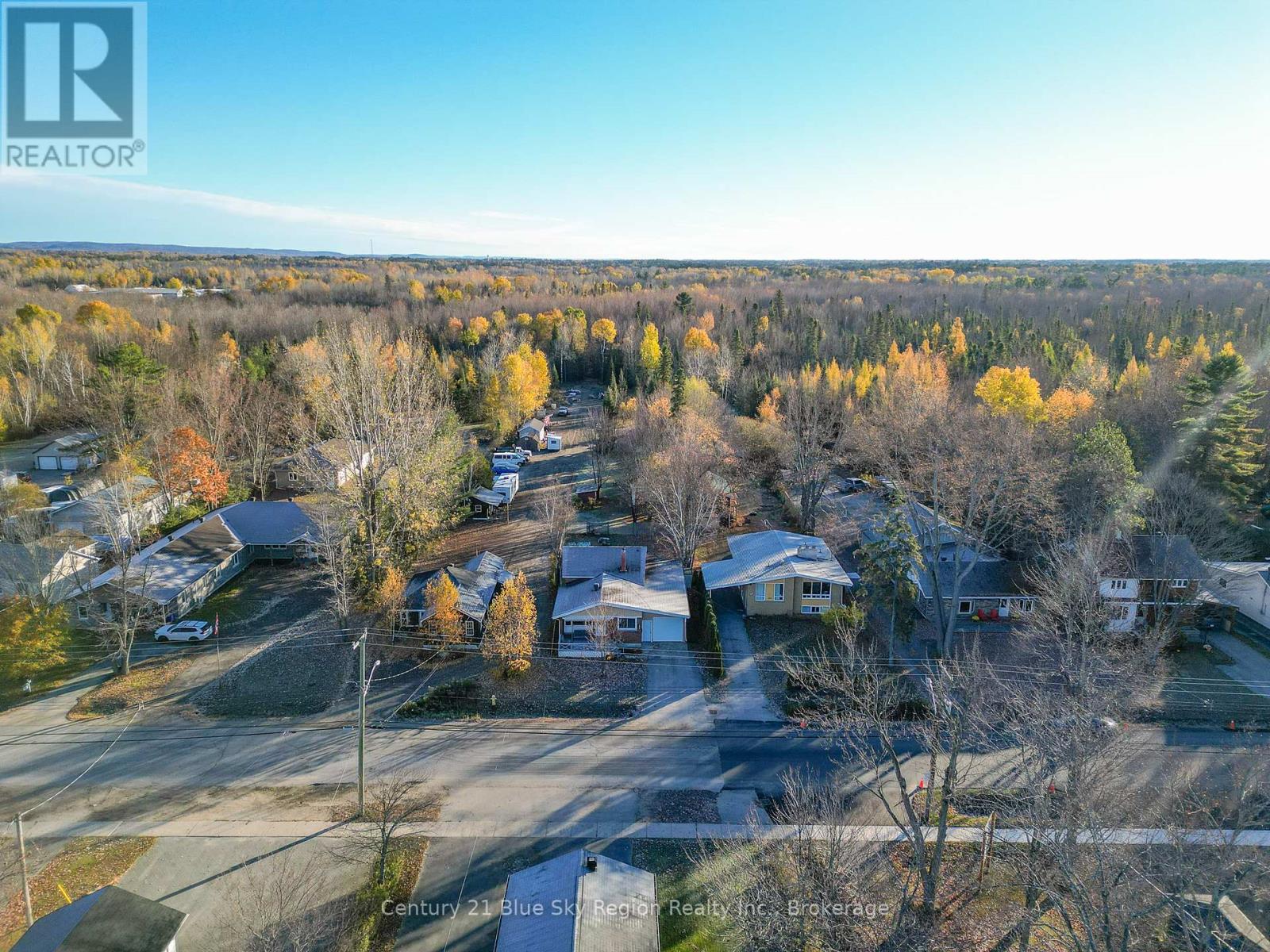 994 Premier Road, North Bay, Ontario  P1A 2H8 - Photo 33 - X12296953