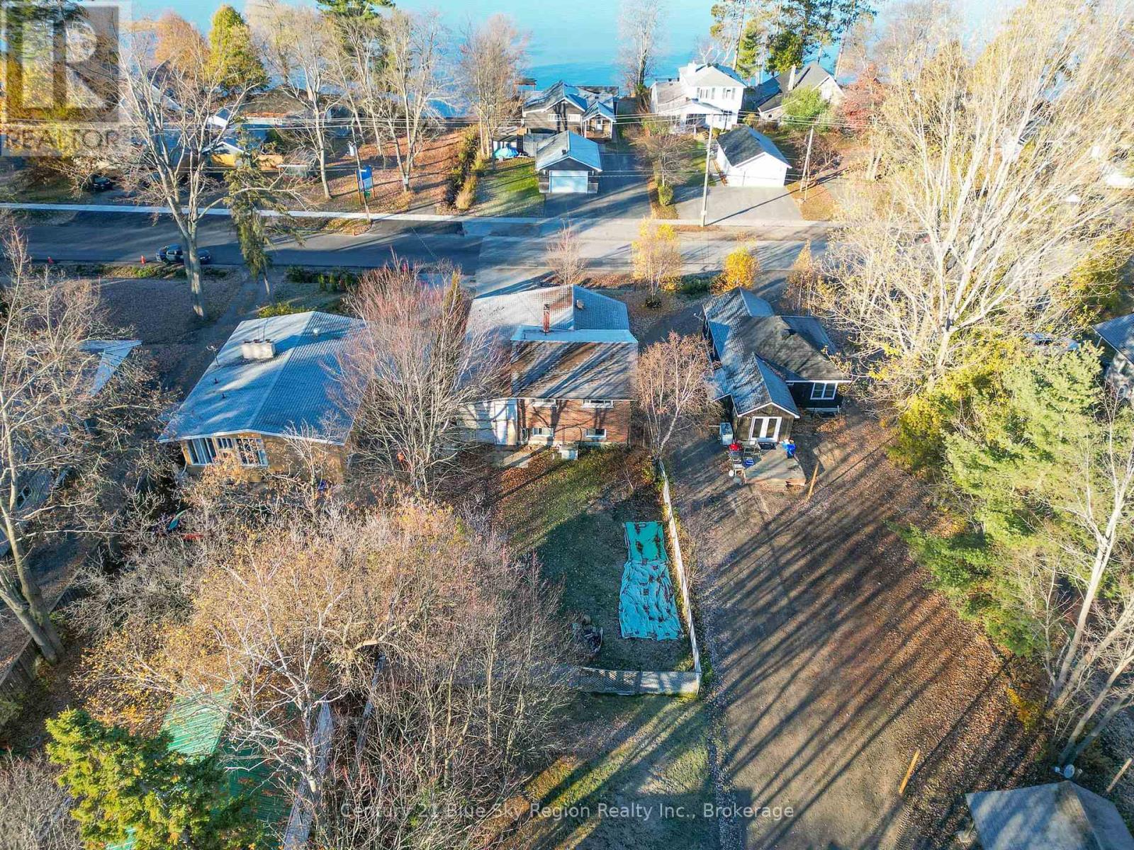 994 Premier Road, North Bay, Ontario  P1A 2H8 - Photo 36 - X12296953