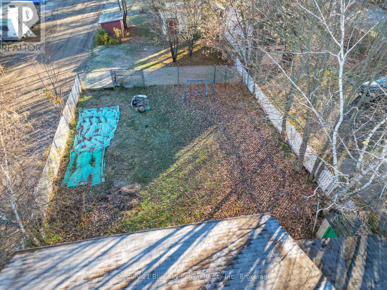 994 Premier Road, North Bay, Ontario  P1A 2H8 - Photo 37 - X12296953