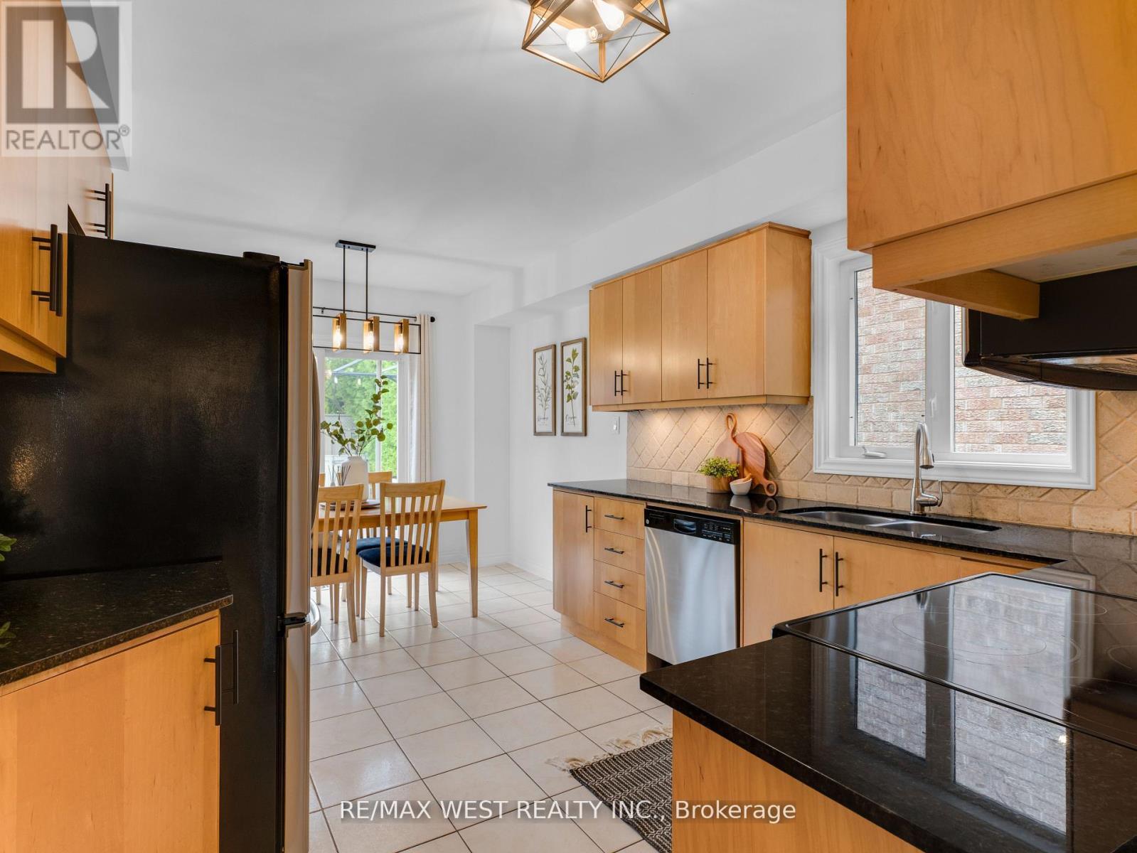 26 Shady Glen Crescent, Caledon, Ontario  L7E 2K4 - Photo 12 - W12394665