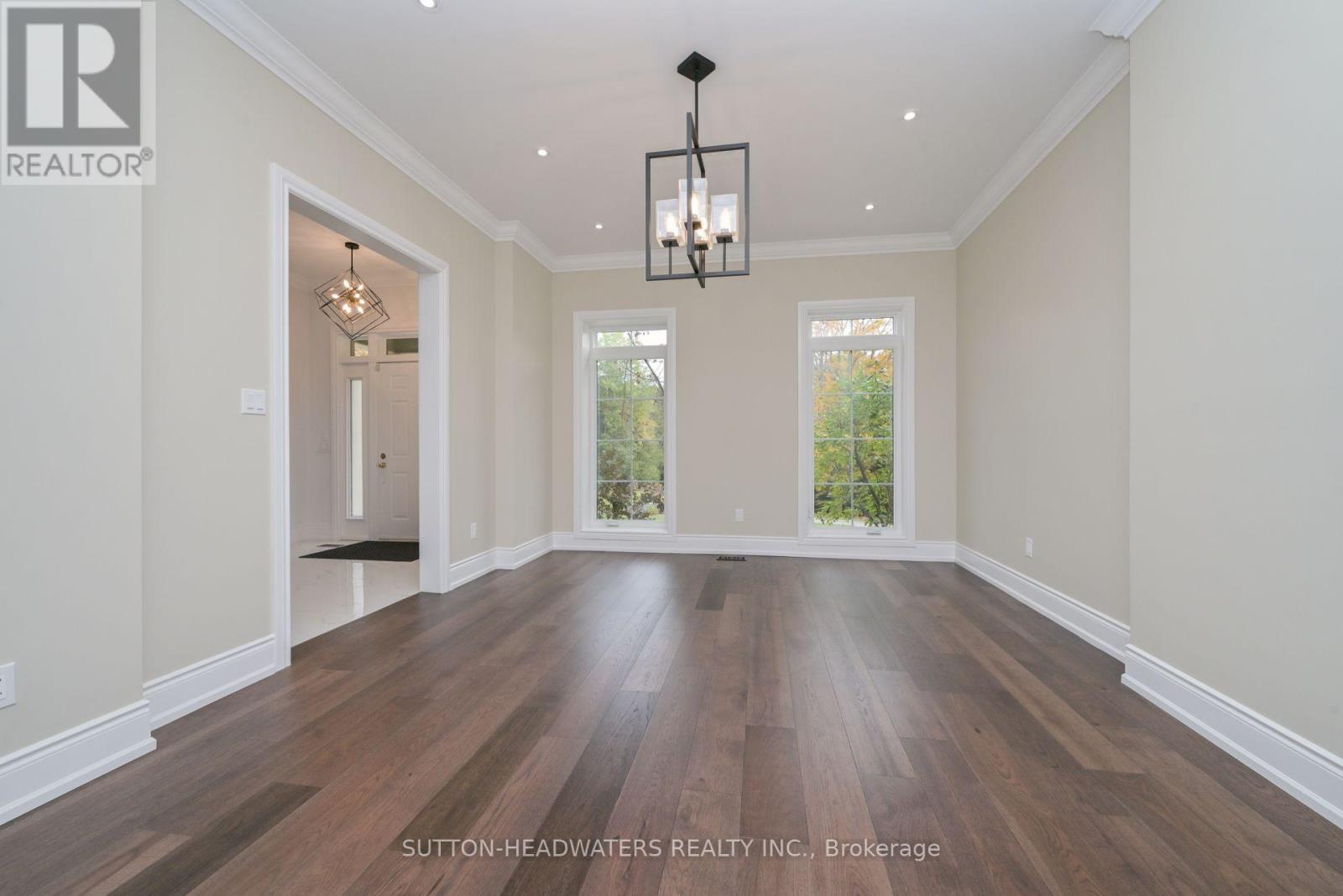 12 Flaherty Lane, Caledon, Ontario  L7K 2P3 - Photo 4 - W12471042