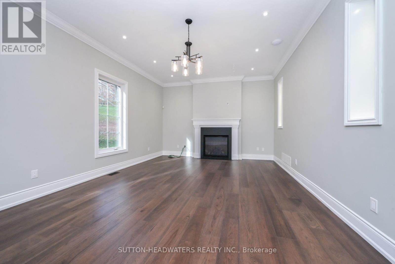 12 Flaherty Lane, Caledon, Ontario  L7K 2P3 - Photo 5 - W12471042