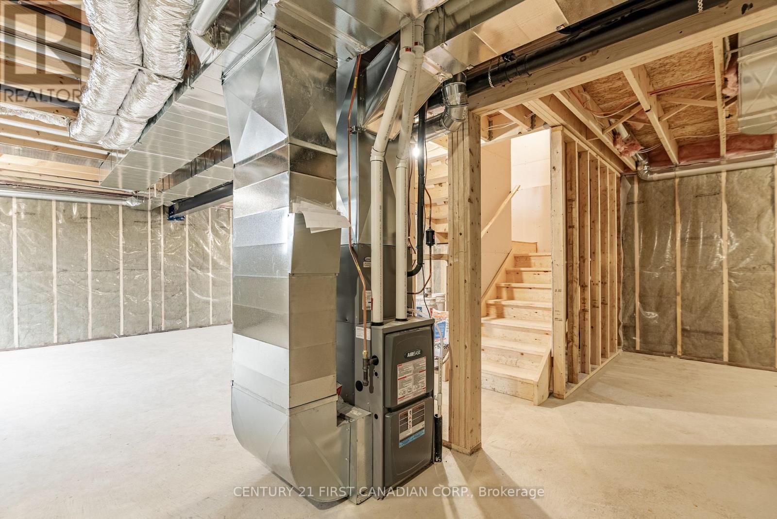 656 Ketter Way, Plympton-Wyoming, Ontario  N0N 1T0 - Photo 38 - X12298495