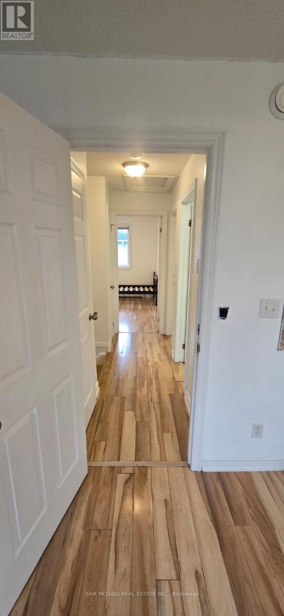 40 Tasker Street, St. Catharines, Ontario L2R 3Z8 - Photo 10 - X12484730