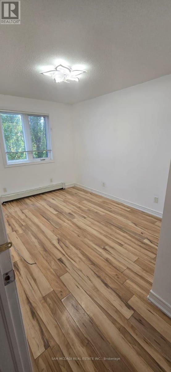 40 Tasker Street, St. Catharines, Ontario L2R 3Z8 - Photo 14 - X12484730