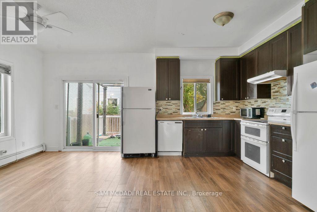 40 Tasker Street, St. Catharines, Ontario L2R 3Z8 - Photo 4 - X12484730