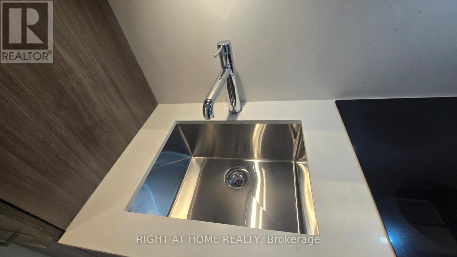 209 - 60 Central Park Road Way, Toronto (Islington-City Centre West), Ontario  M9A 0E6 - Photo 41 - W12482836