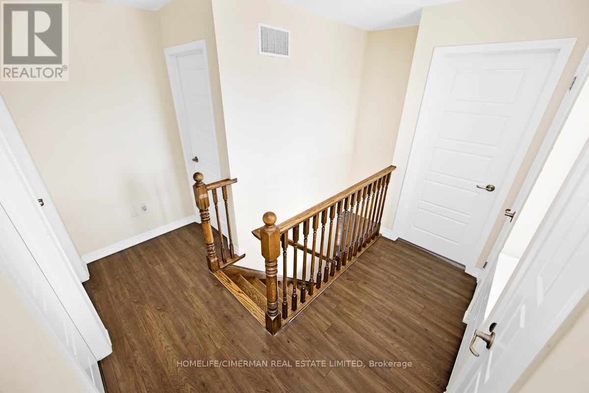 335 Ellen Davidson Drive, Oakville, Ontario  L6M 0V6 - Photo 14 - W12490876