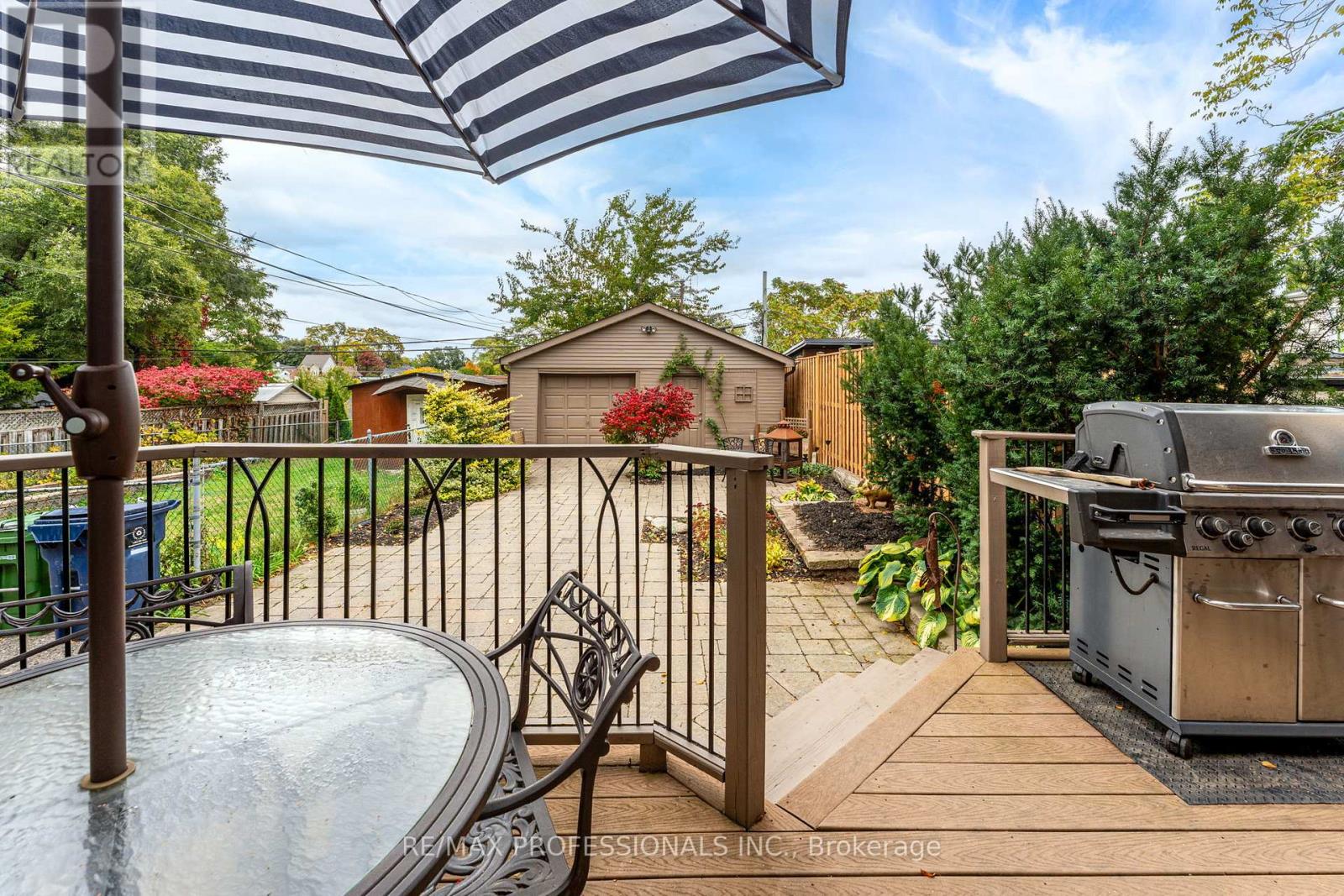 37 Lavinia Avenue, Toronto, Ontario  M6S 3H9 - Photo 41 - W12490880