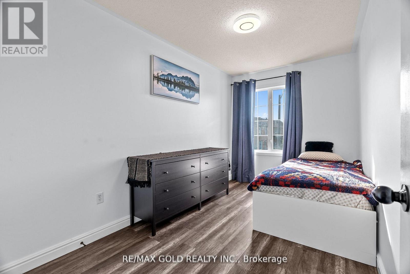 3218 Camberwell Drive, Mississauga, Ontario  L5M 6S8 - Photo 18 - W12490884