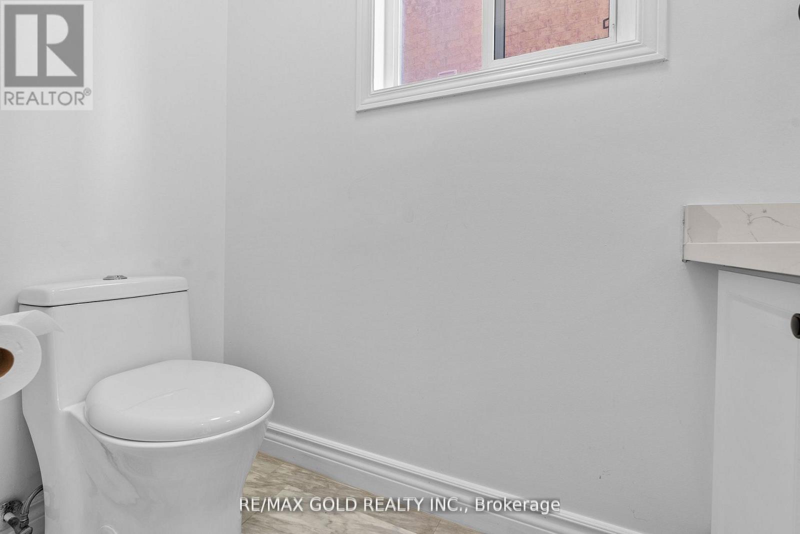 3218 Camberwell Drive, Mississauga, Ontario  L5M 6S8 - Photo 24 - W12490884