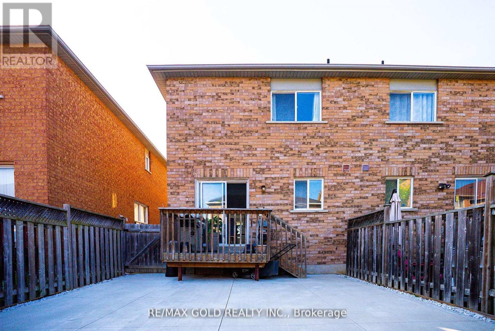 3218 Camberwell Drive, Mississauga, Ontario  L5M 6S8 - Photo 27 - W12490884