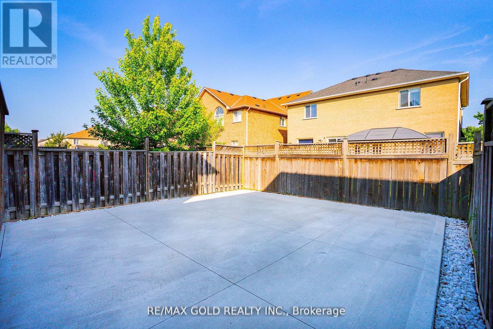 3218 Camberwell Drive, Mississauga, Ontario  L5M 6S8 - Photo 28 - W12490884