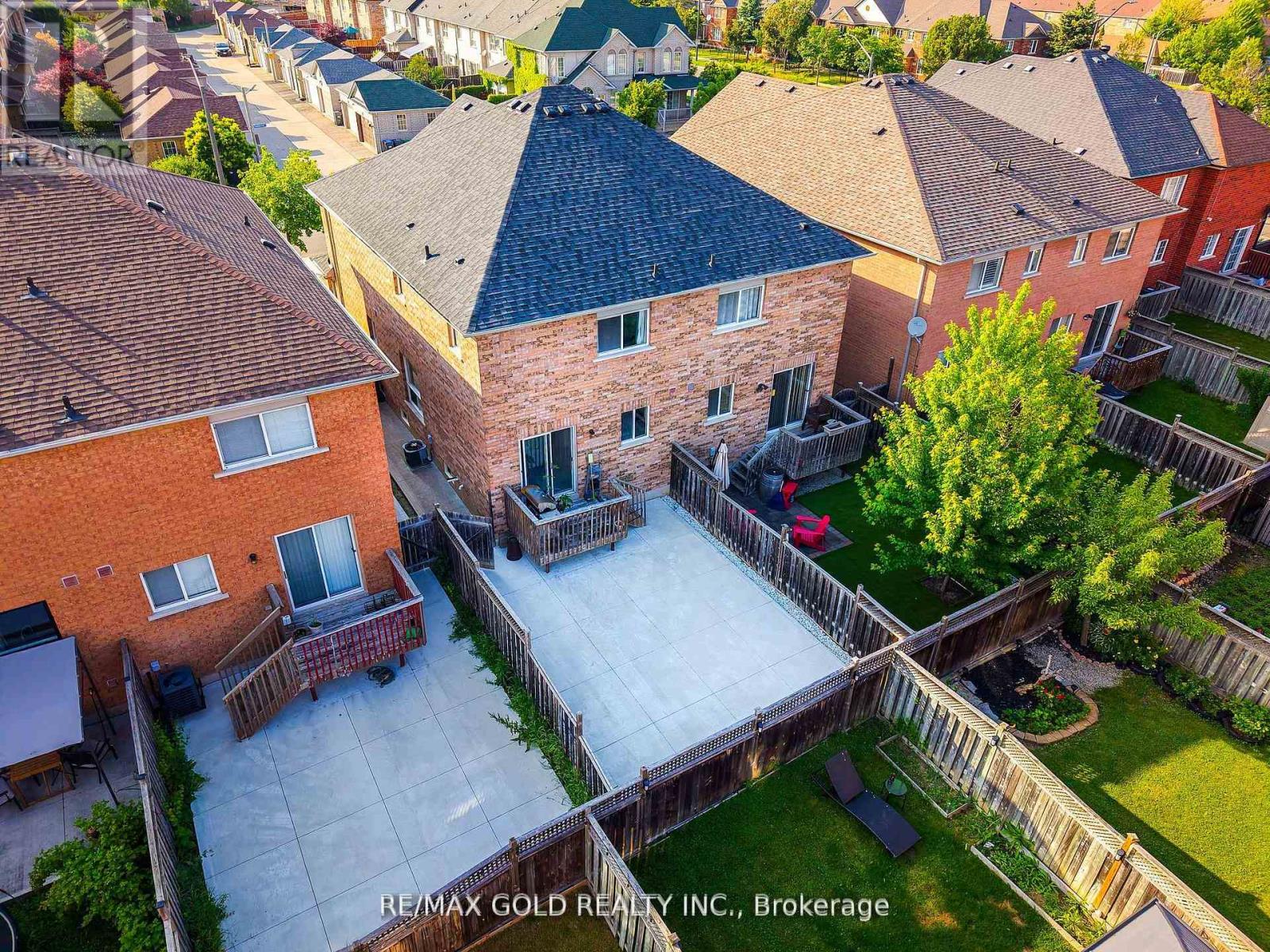 3218 Camberwell Drive, Mississauga, Ontario  L5M 6S8 - Photo 30 - W12490884