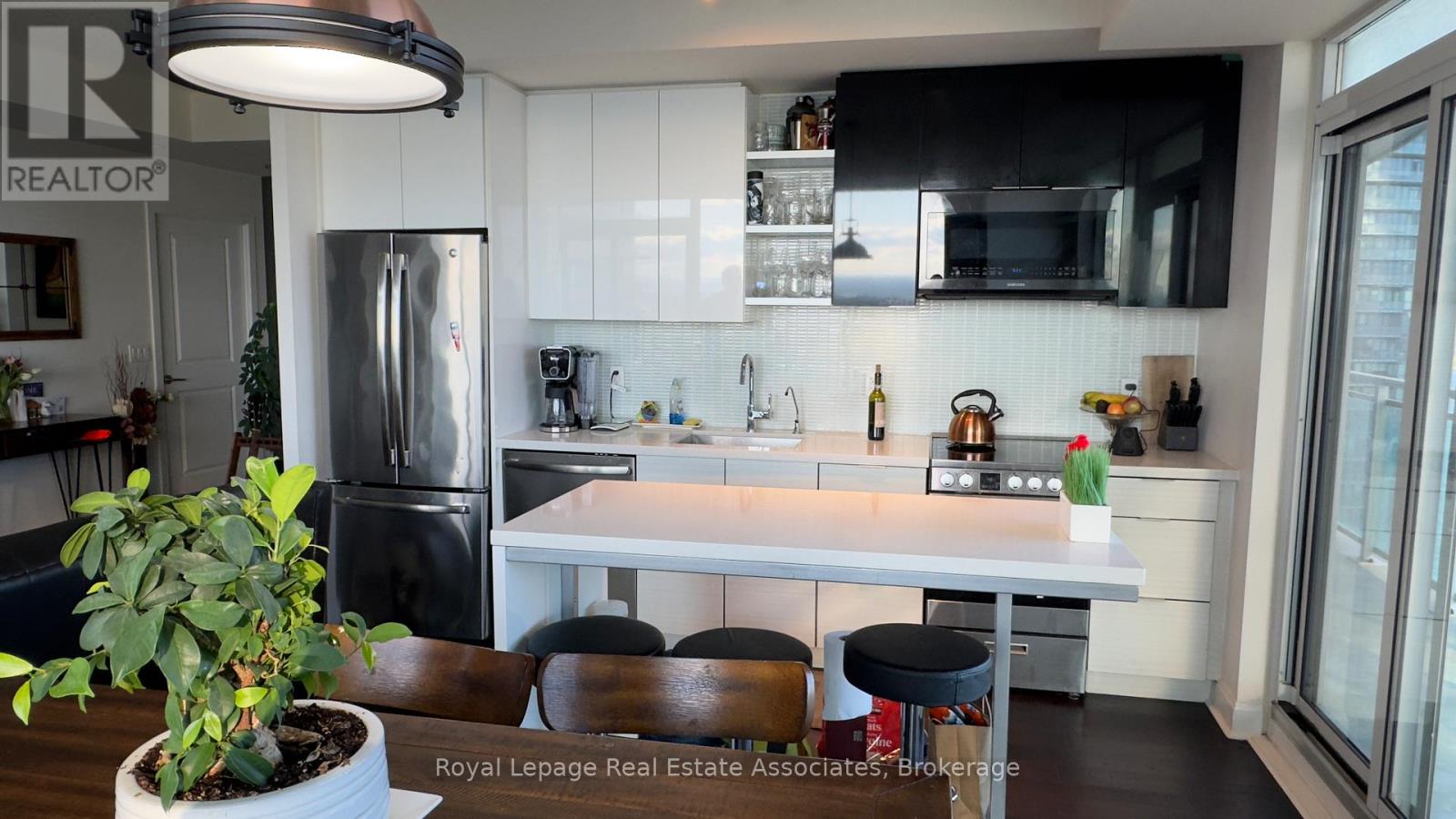 3010 - 33 Shore Breeze Drive, Toronto, Ontario  M8V 0G1 - Photo 13 - W12490886