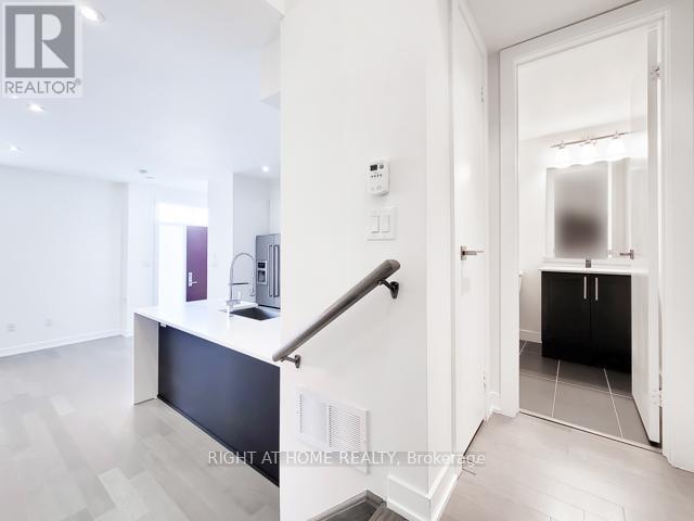 2 - 4020 Parkside Village Drive, Mississauga, Ontario  L5B 0K2 - Photo 13 - W12490890