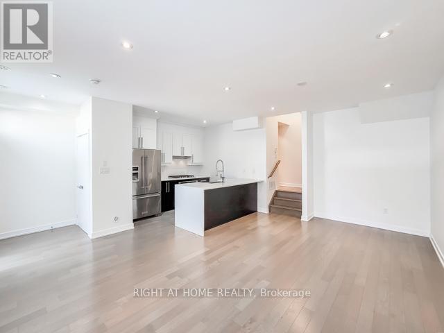 2 - 4020 Parkside Village Drive, Mississauga, Ontario  L5B 0K2 - Photo 4 - W12490890