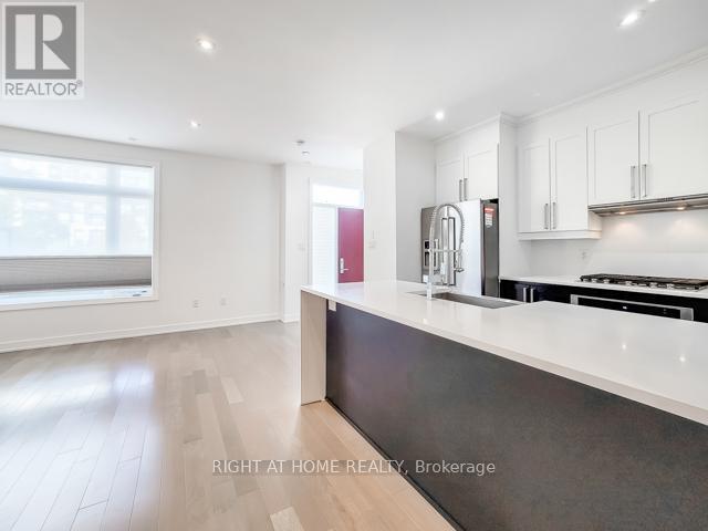 2 - 4020 Parkside Village Drive, Mississauga, Ontario  L5B 0K2 - Photo 5 - W12490890