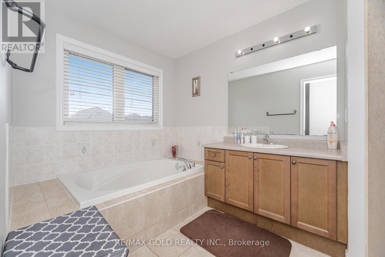 262 Thorndale Road, Brampton, Ontario  L6P 3H2 - Photo 16 - W12490928