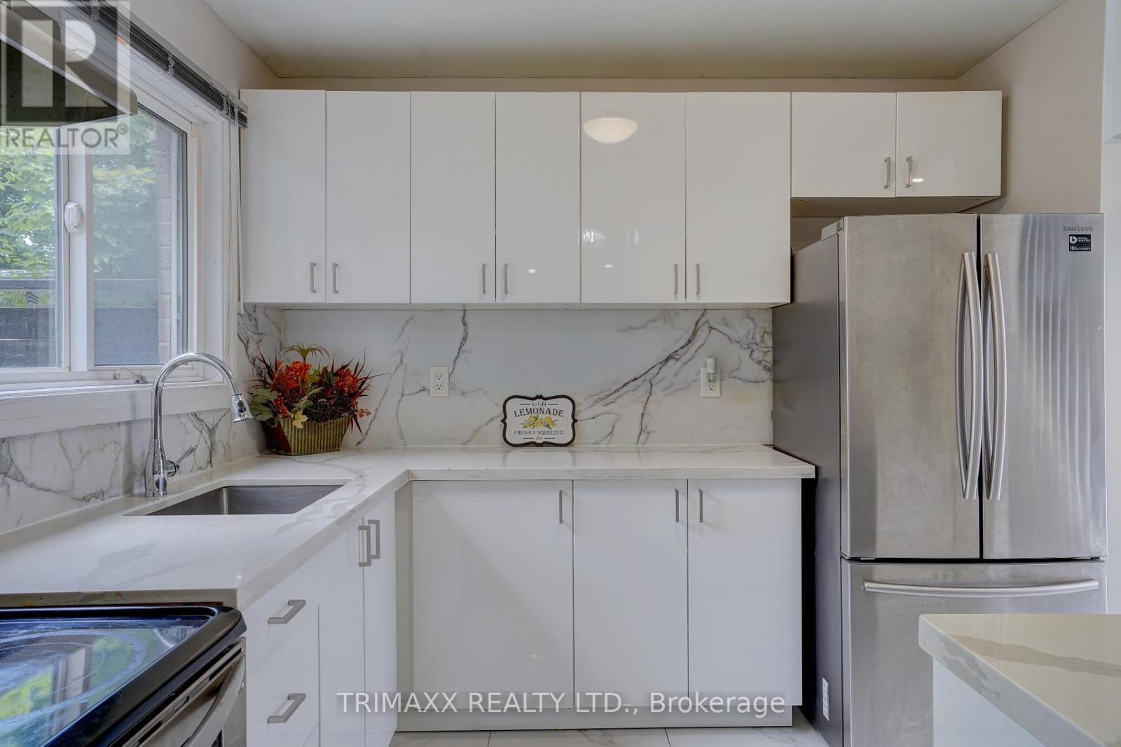 13 Havendale Ct Court, Brampton, Ontario  L6S 2B5 - Photo 12 - W12490938