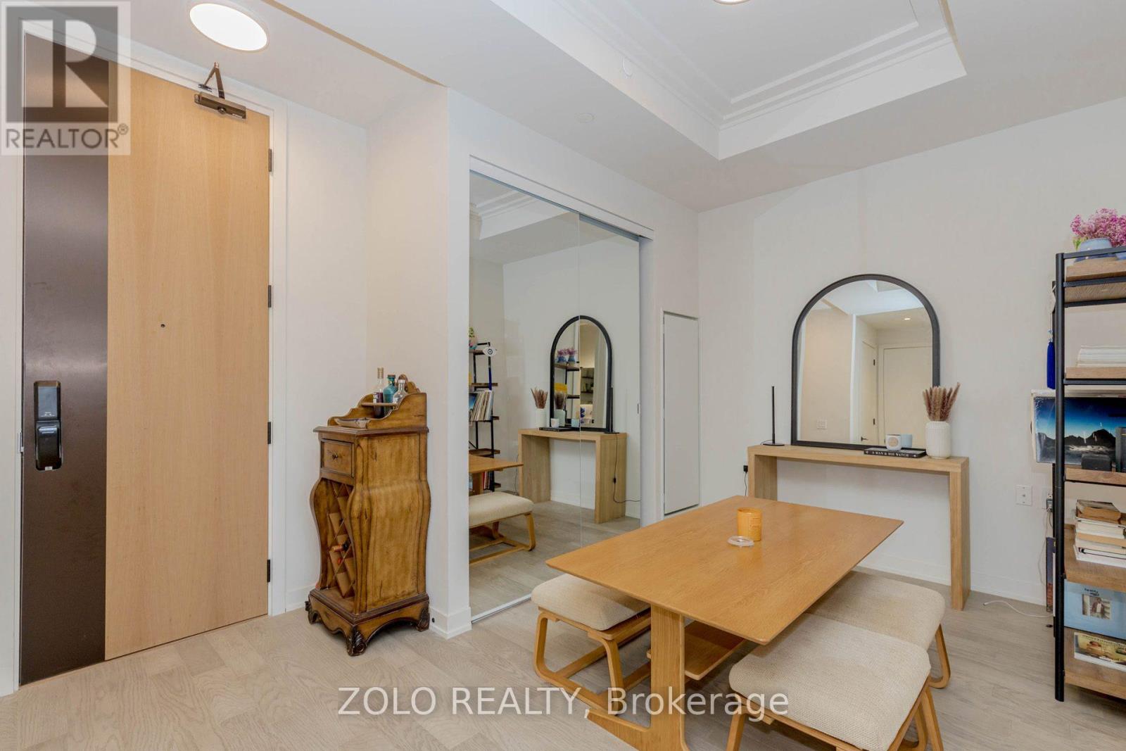 208 - 123 Maurice Drive, Oakville, Ontario  L6K 2W6 - Photo 8 - W12490940