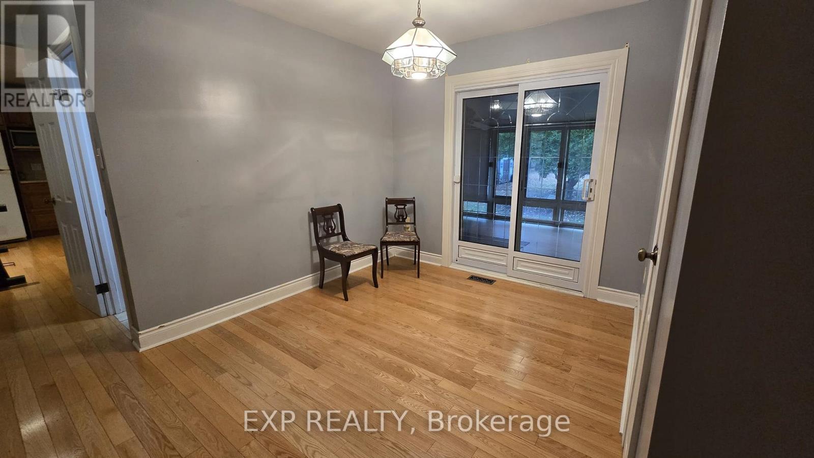 535 Enfield Road, Burlington, Ontario  L7T 2X5 - Photo 8 - W12490952