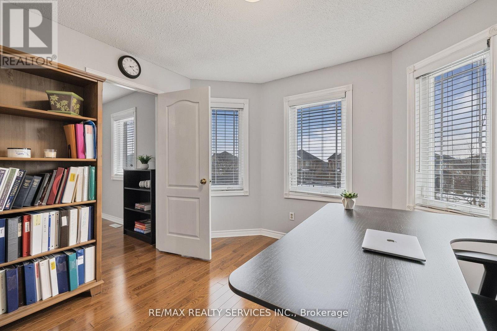 24 Royal Valley Drive, Caledon, Ontario  L7C 1B2 - Photo 22 - W12490954