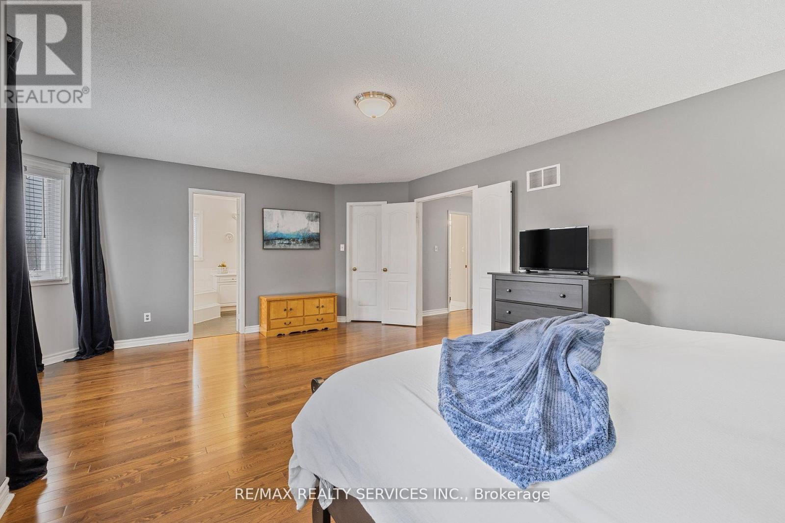 24 Royal Valley Drive, Caledon, Ontario  L7C 1B2 - Photo 31 - W12490954