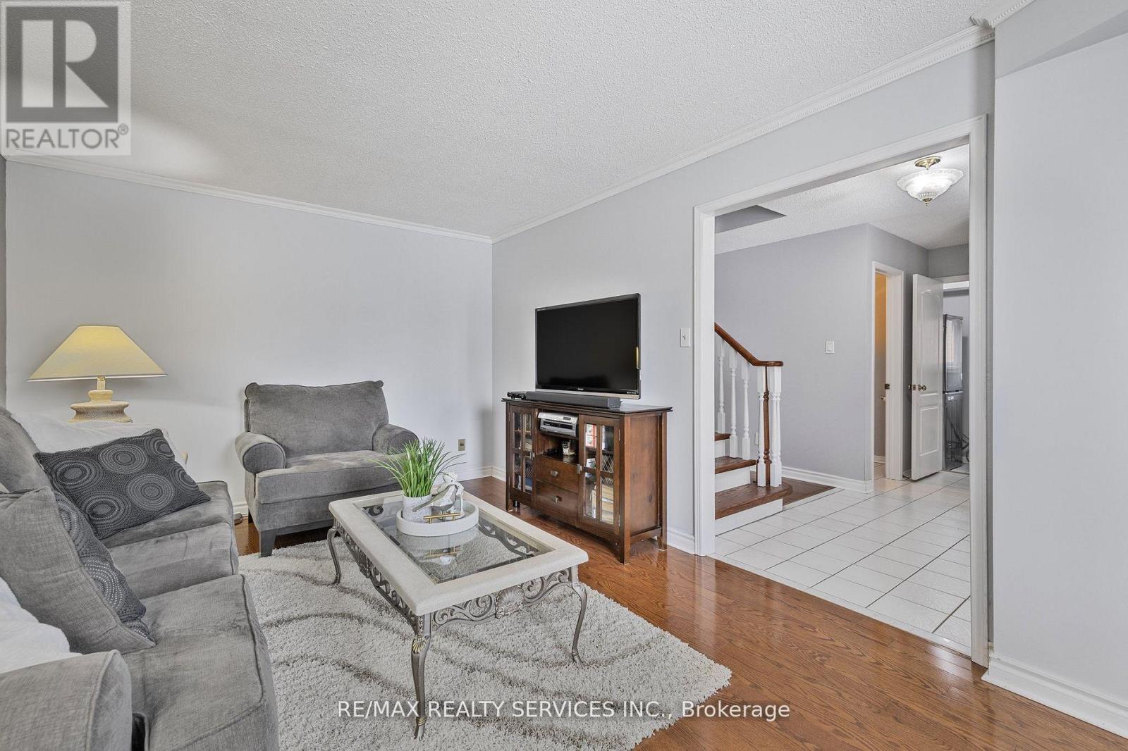 24 Royal Valley Drive, Caledon, Ontario  L7C 1B2 - Photo 6 - W12490954