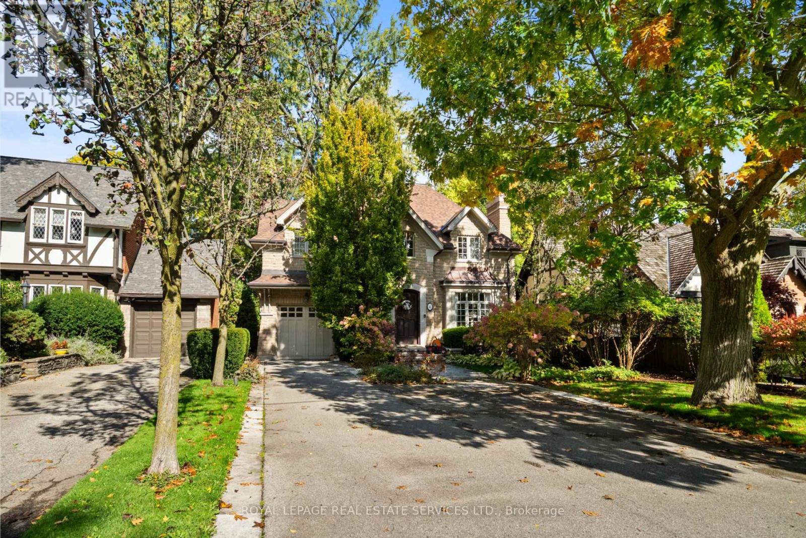 4 Reigate Road, Toronto, Ontario  M9A 2Y2 - Photo 2 - W12490992