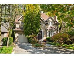 4 REIGATE ROAD, Toronto, Ontario