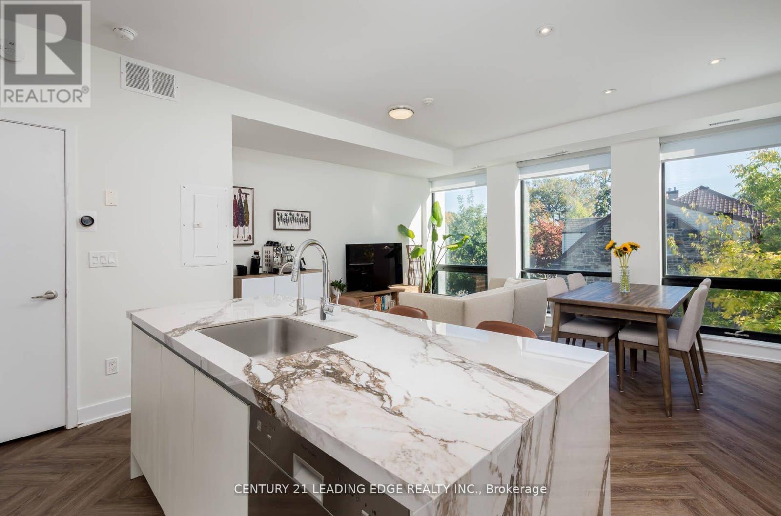 204 - 441 Jane Street, Toronto, Ontario  M6S 3Z9 - Photo 2 - W12491000