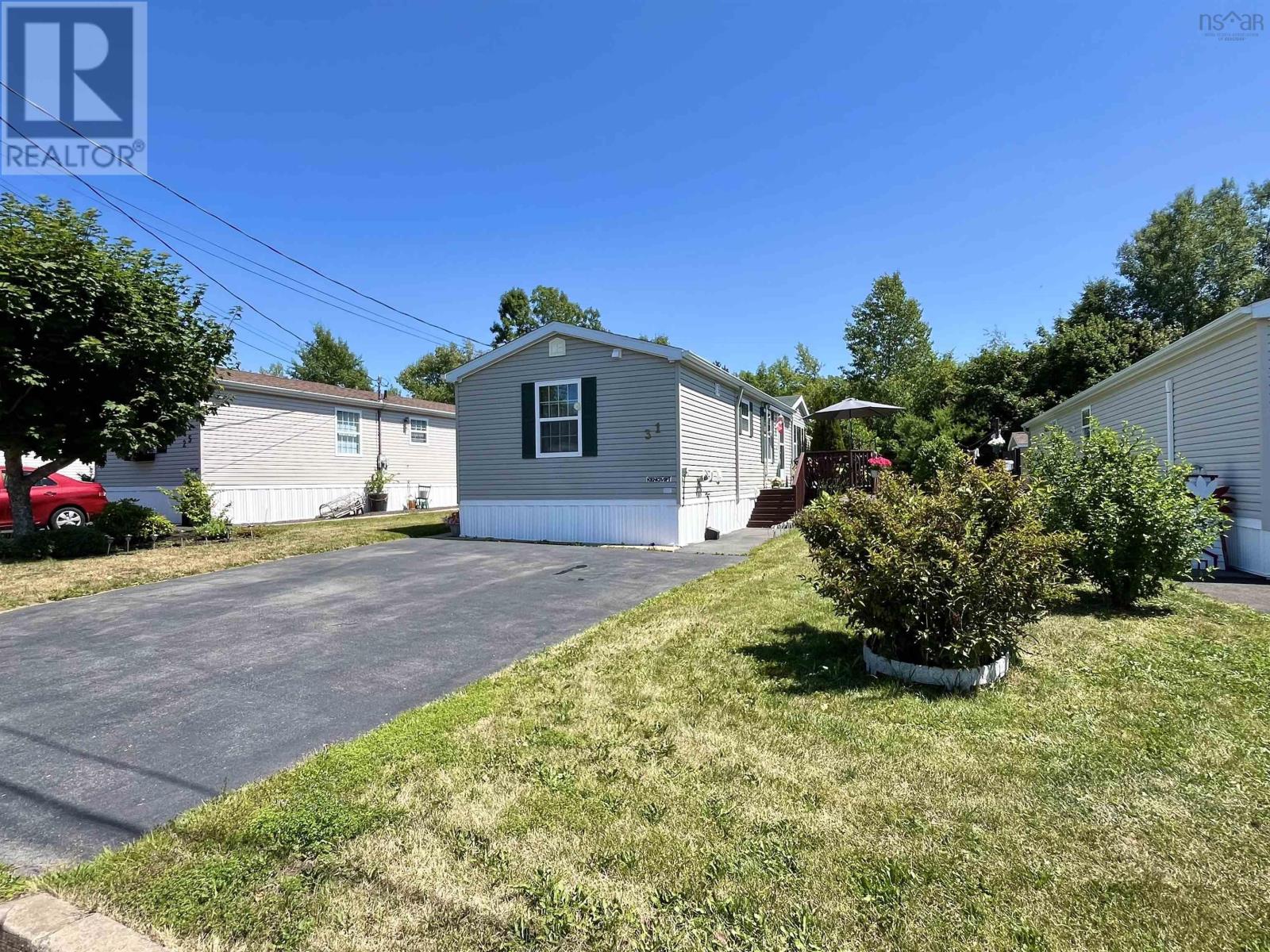 31 Thomson Drive, Bridgewater, Nova Scotia  B4V 4E1 - Photo 2 - 202517670