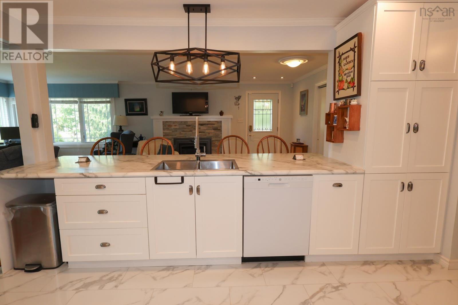 141 Crescent Street, Bridgewater, Nova Scotia  B4V 1K9 - Photo 10 - 202519666