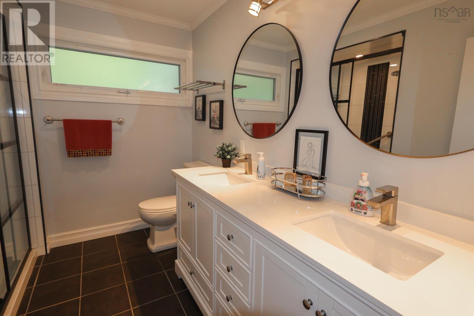 141 Crescent Street, Bridgewater, Nova Scotia  B4V 1K9 - Photo 28 - 202519666