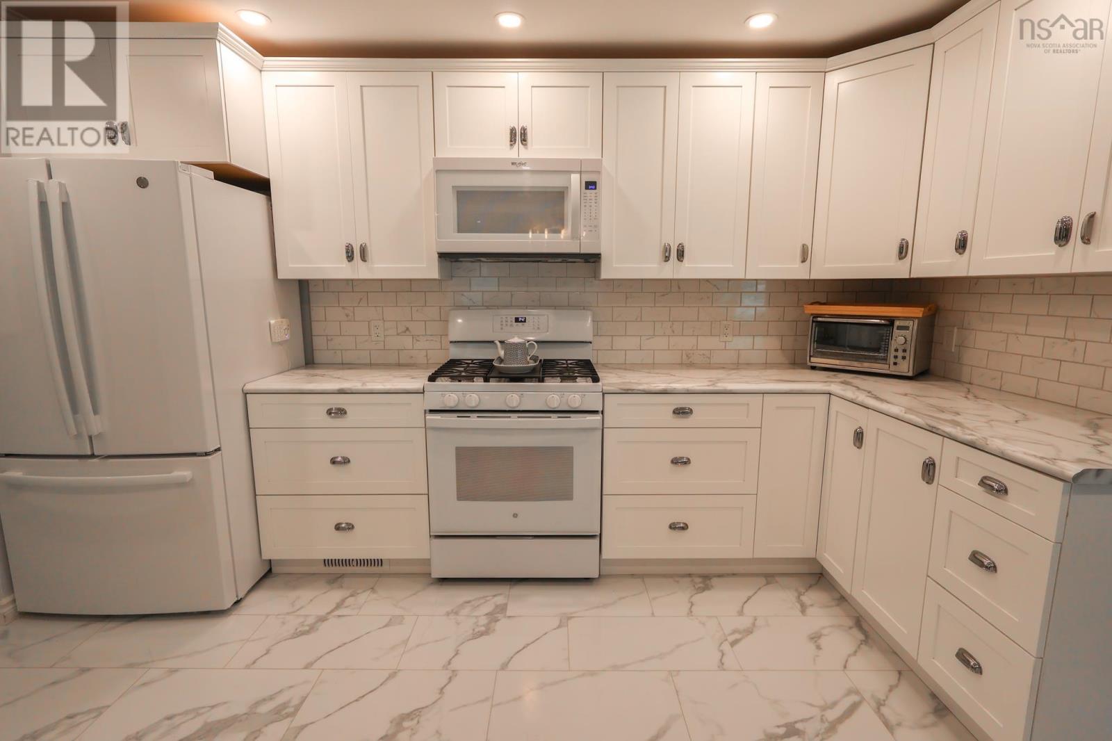 141 Crescent Street, Bridgewater, Nova Scotia  B4V 1K9 - Photo 8 - 202519666